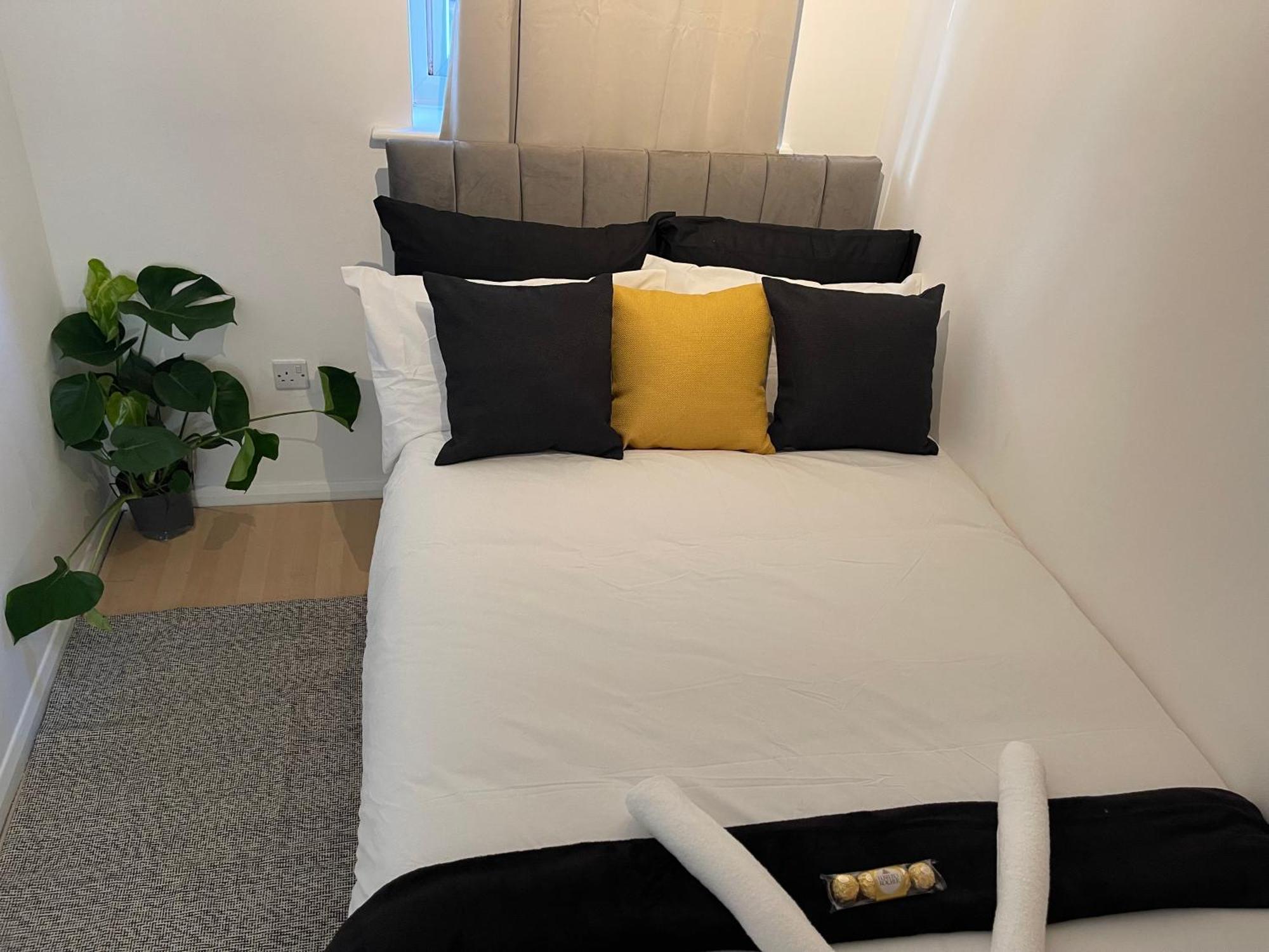 Cosy Flat Behind A Creekbeach In Grays Екстериор снимка